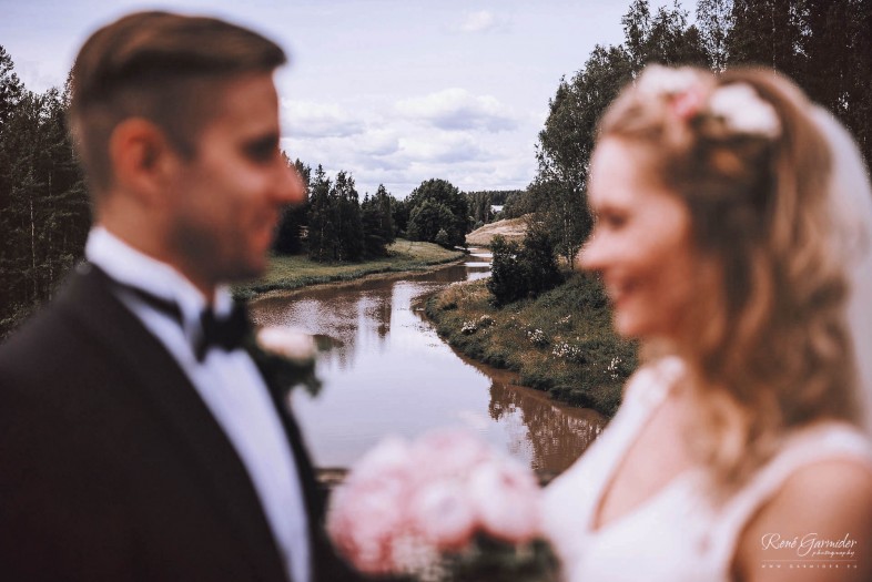 valokuvaaja-salo-haakuvaaja-halikko-mathildedal-emma-josh-3047